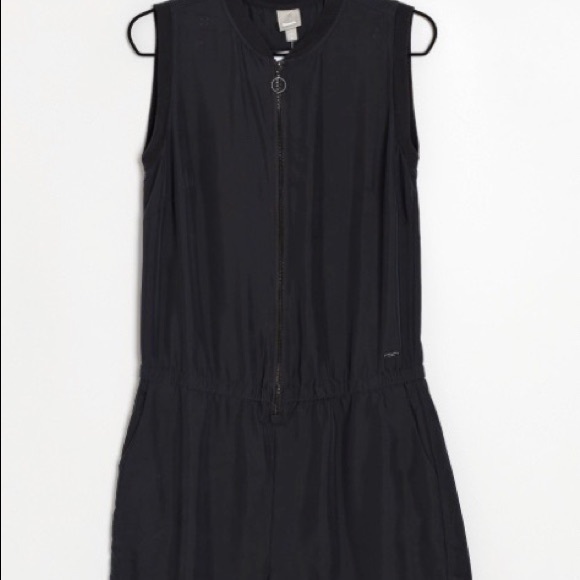 Bench Zip-up Romper - Picture 3 of 8